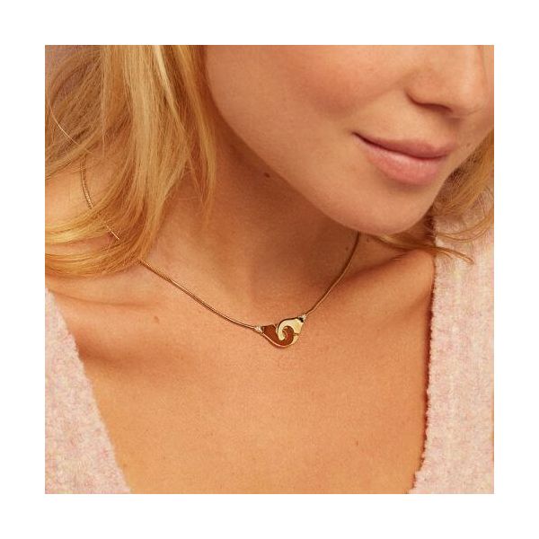 Necklace Dinh Van Menottes R12 in yellow gold and diamonds