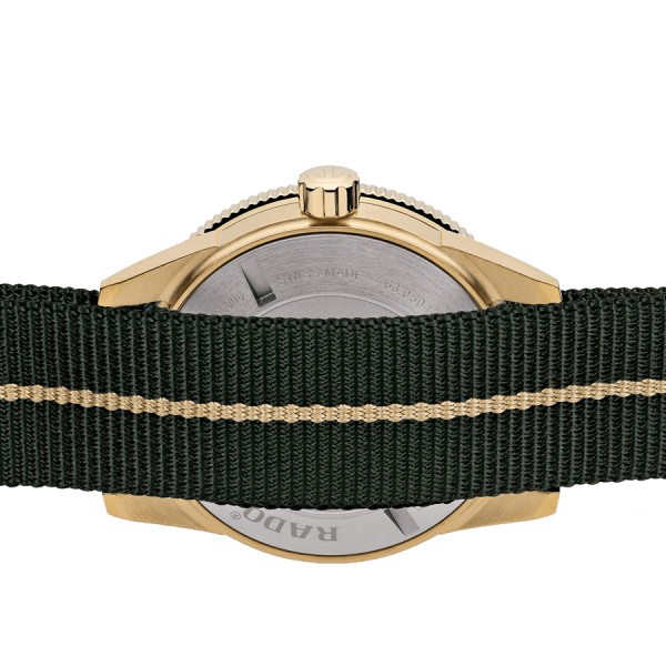 Montre Rado Captain Cook automatique bronze cadran vert bracelet tissu vert 42 mm R32504317