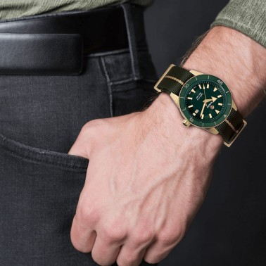 Montre Rado Captain Cook automatique bronze cadran vert bracelet tissu vert 42 mm R32504317