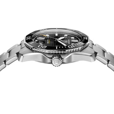 TAG Heuer Aquaracer Professional 300 Caliber 5 black dial steel bracelet 43 mm WBP201A.BA0632