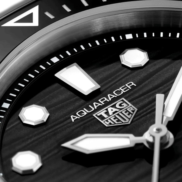 Montre TAG Heuer Aquaracer Professional 300 Calibre 5 cadran noir laqué bracelet acier 36 mm WBP231D.BA0626
