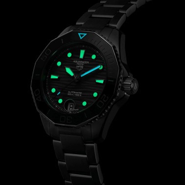 Montre TAG Heuer Aquaracer Professional 300 Calibre 5 cadran noir laqué bracelet acier 36 mm WBP231D.BA0626