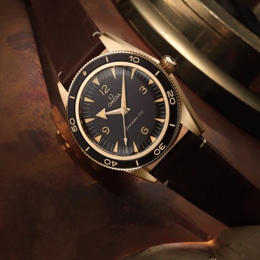 Montre Omega Seamaster 300 Co-Axial Master Chronometer Bronze cadran marron bracelet cuir brun 41 mm 234.92.41.21.10.001