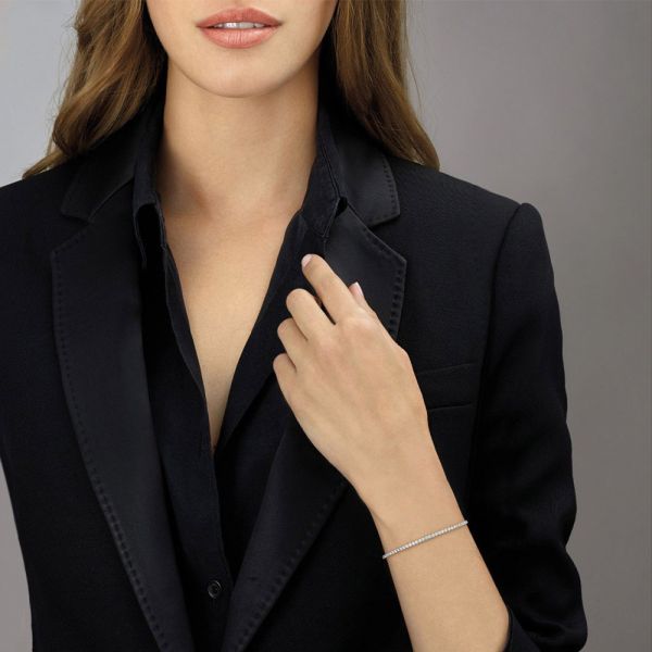 Bracelet Messika Skinny en or blanc et diamants 1,80 carat Bracelet Messika Skinny en or blanc et diamants 1,80 carat