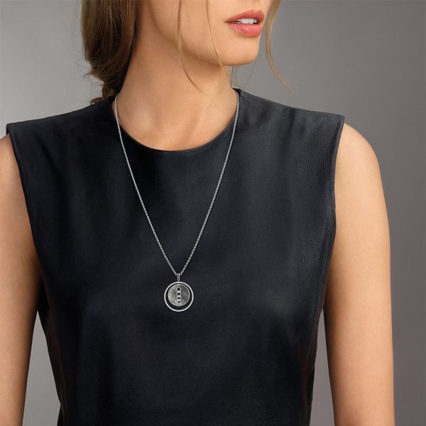 Collier Messika Lucky Move moyen modèle en or blanc nacre grise et diamants