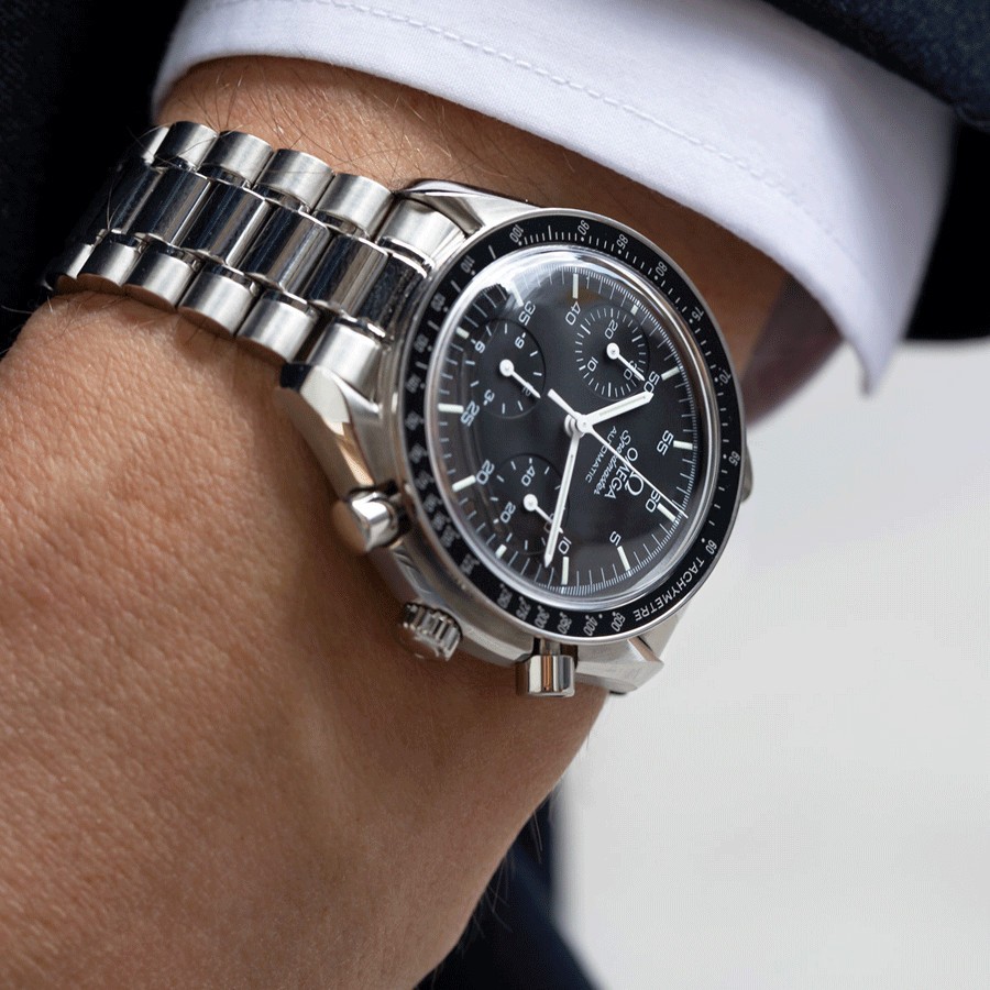 Omega moonwatch 39mm deals
