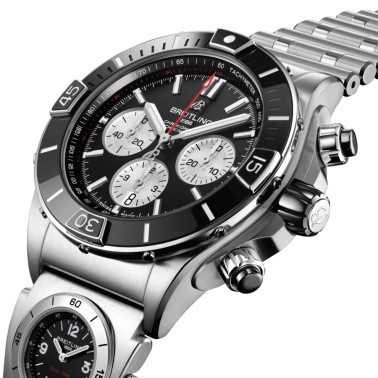 Montre Breitling Super Chronomat B01 UTC automatique cadran noir bracelet acier 44 mm AB0136251B1A2