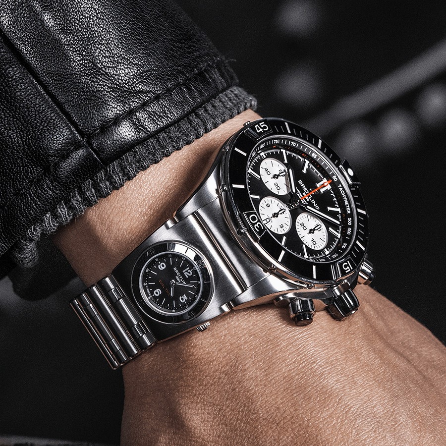 Montre Breitling Super Chronomat B01 UTC automatique cadran noir bracelet acier 44 mm AB0136251B1A2