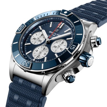 Montre Breitling Super Chronomat B01 automatique cadran bleu bracelet caoutchouc bleu  44 mm AB0136161C1S1