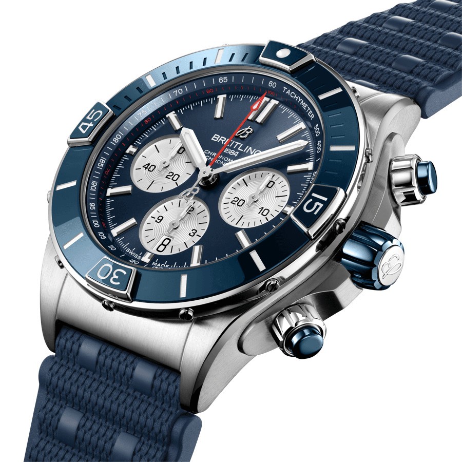 Montre Breitling Super Chronomat B01 automatique cadran bleu bracelet caoutchouc bleu  44 mm AB0136161C1S1
