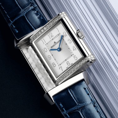Montre Jaeger-LeCoultre Reverso Classic Duetto automatique lunette sertie cadran argenté bracelet cuir bleu 40 x 24,4 mm Q257848
