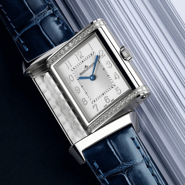 Montre Jaeger-LeCoultre Reverso Classic Duetto automatique lunette sertie cadran argenté bracelet cuir bleu 40 x 24,4 mm Q257848