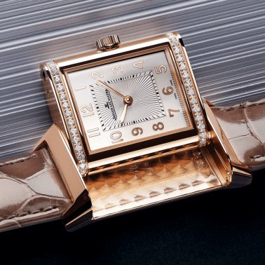 Montre Jaeger-LeCoultre Reverso Classic Duetto Or rose automatique lunette sertie cadran argenté bracelet cuir brun 40 x 24,4 mm