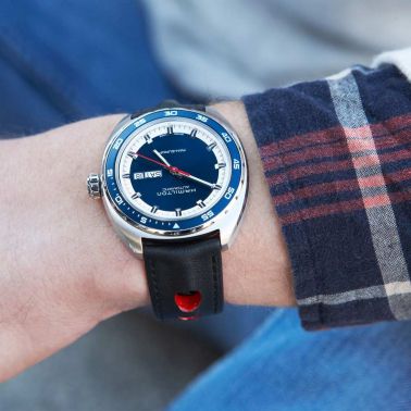 Montre Hamilton American Classic Pan Europ cadran bleu bracelet cuir noir 42 mm