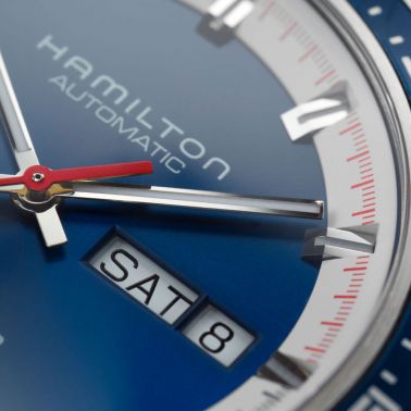 Montre Hamilton American Classic Pan Europ cadran bleu bracelet cuir noir 42 mm