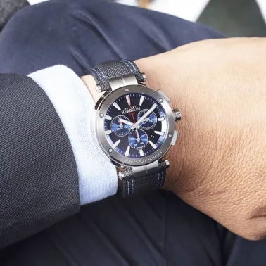 Montre Michel Herbelin Newport Chrono quartz cadran noir bracelet cuir noir 43 mm 37688/AG65