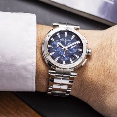 Montre Michel Herbelin Newport Chronographe quartz cadran bleu bracelet acier 43 mm 37688/B35