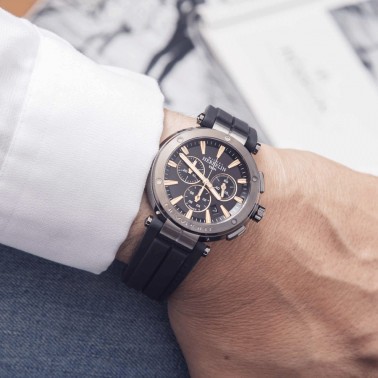 Montre Michel Herbelin Newport Chrono quartz cadran noir bracelet caoutchouc noir 43 mm