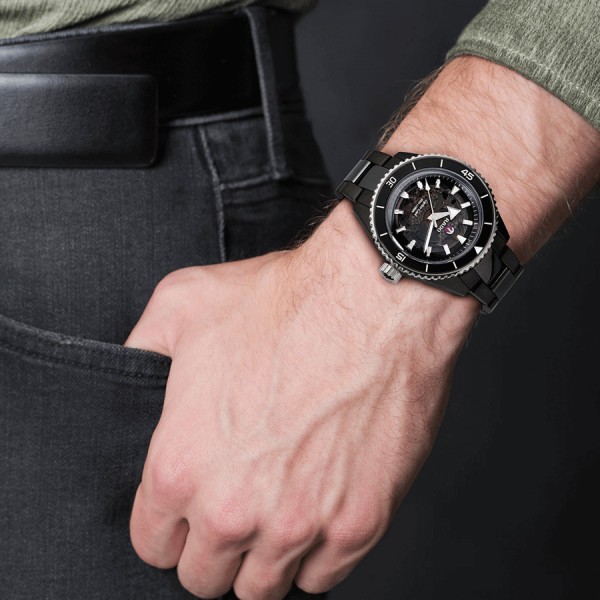 Montre Rado Captain Cook High Tech Ceramic automatique cadran noir bracelet céramique noire 43 mm R32127152
