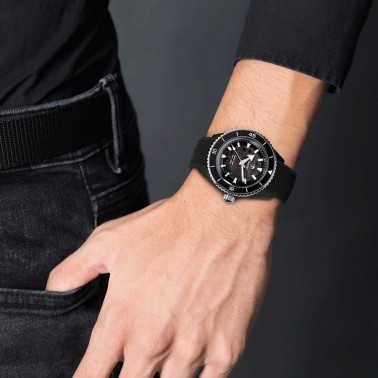 Montre Rado Captain Cook High Tech Ceramic automatique cadran noir bracelet caoutchouc noir 43 mm R32127156