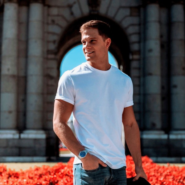 Montre Frédérique Constant Highlife COSC cadran bleu bracelet acier 41 mm FC-303N4NH6B