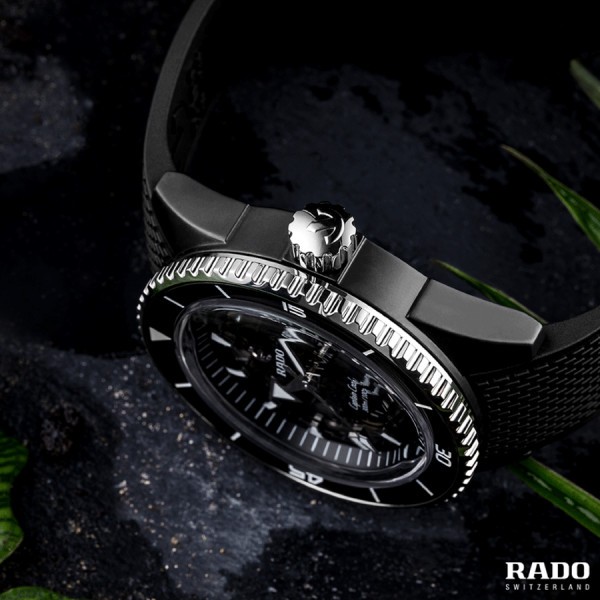 Montre Rado Captain Cook High Tech Ceramic automatique cadran noir bracelet caoutchouc noir 43 mm R32127156