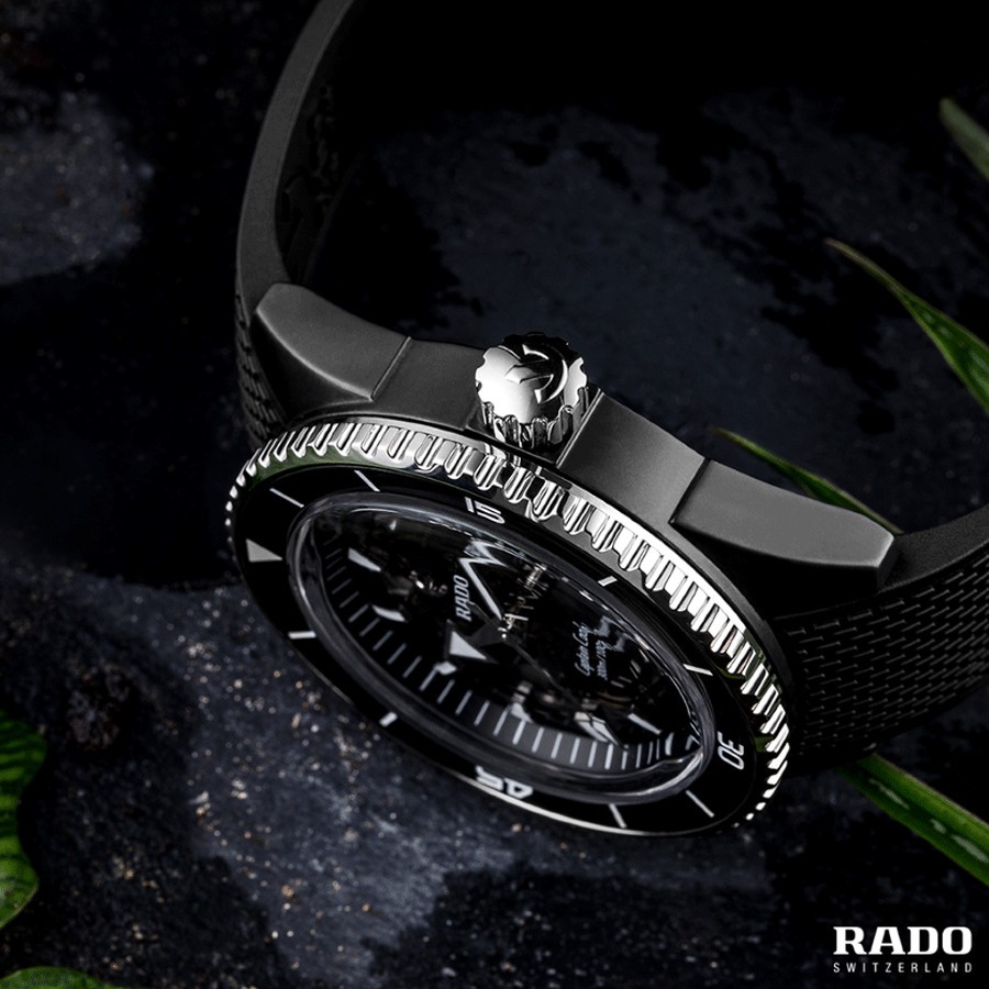Montre Rado Captain Cook High Tech Ceramic automatique cadran noir bracelet caoutchouc noir 43 mm R32127156