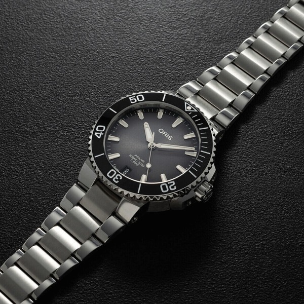 Montre Oris Aquis Date Calibre 400 automatique cadran noir bracelet acier 41,5 mm 01 400 7769 4154-07 8 22 09PEB