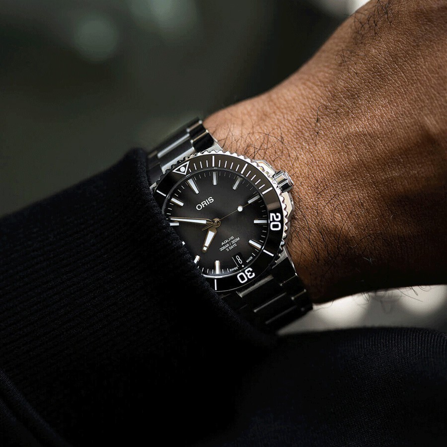 Montre Oris Aquis Date Calibre 400 automatique cadran noir bracelet acier 41,5 mm 01 400 7769 4154-07 8 22 09PEB