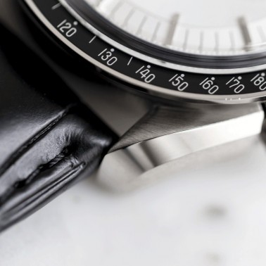 Omega Speedmaster Moonwatch Professional Chronograph Co-Axial Master Chronometer Canopus gold leather strap 42 mm