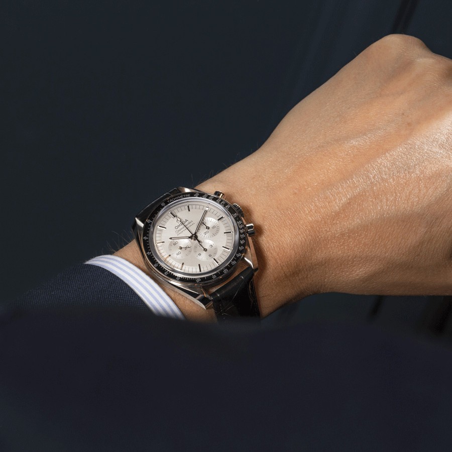 Omega Speedmaster Moonwatch Professional Chronograph Co-Axial Master Chronometer Canopus gold leather strap 42 mm