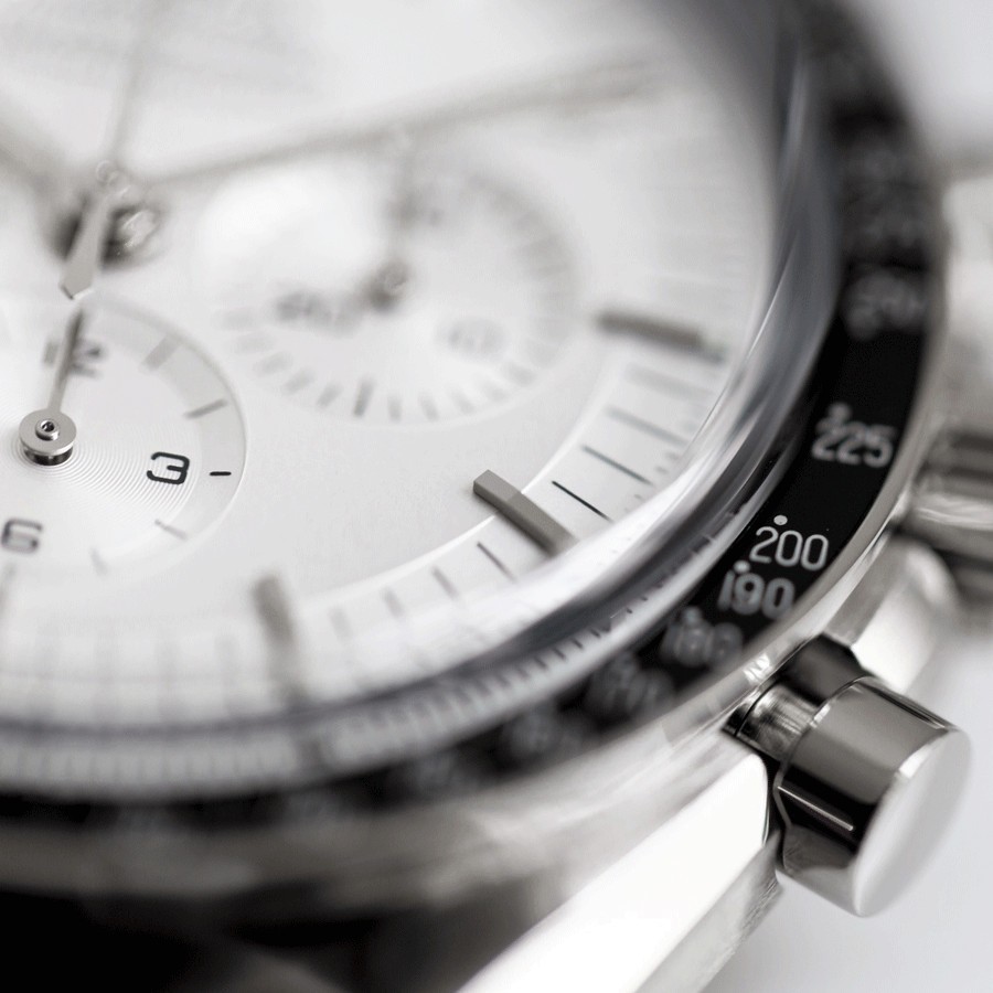 Omega Speedmaster Moonwatch Professional Chronograph Co-Axial Master Chronometer Canopus gold leather strap 42 mm