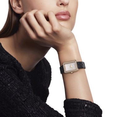 Chanel BOY-FRIEND Petit Modèle watch Beige gold quartz bezel set with opaline dial Black calf leather strap H6590