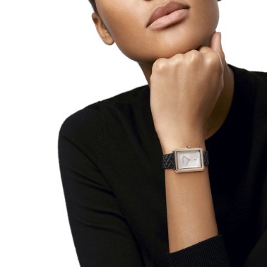 Montre Chanel BOY·FRIEND Grand Modèle Or beige mécanique cadran opalin bracelet cuir veau noir