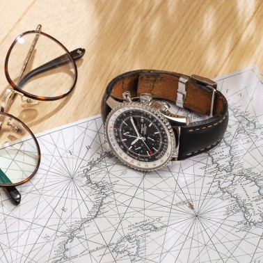 Montre Breitling Navitimer 1884 auto chrono cadran noir bracelet cuir noir