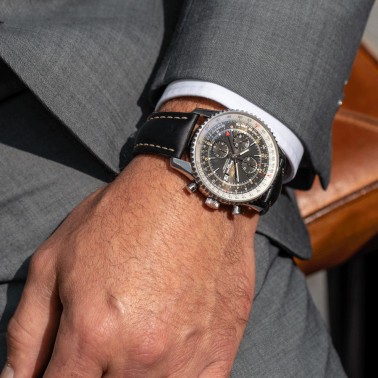Montre Breitling Navitimer 1884 auto chrono cadran noir bracelet cuir noir