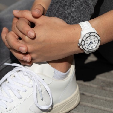 Montre Chanel J12 automatique cadran blanc bracelet caoutchouc blanc