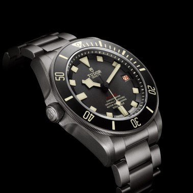 Tudor Pelagos automatic watch crown 9 hours black dial titanium bracelet 42 mm M25610TNL-0001