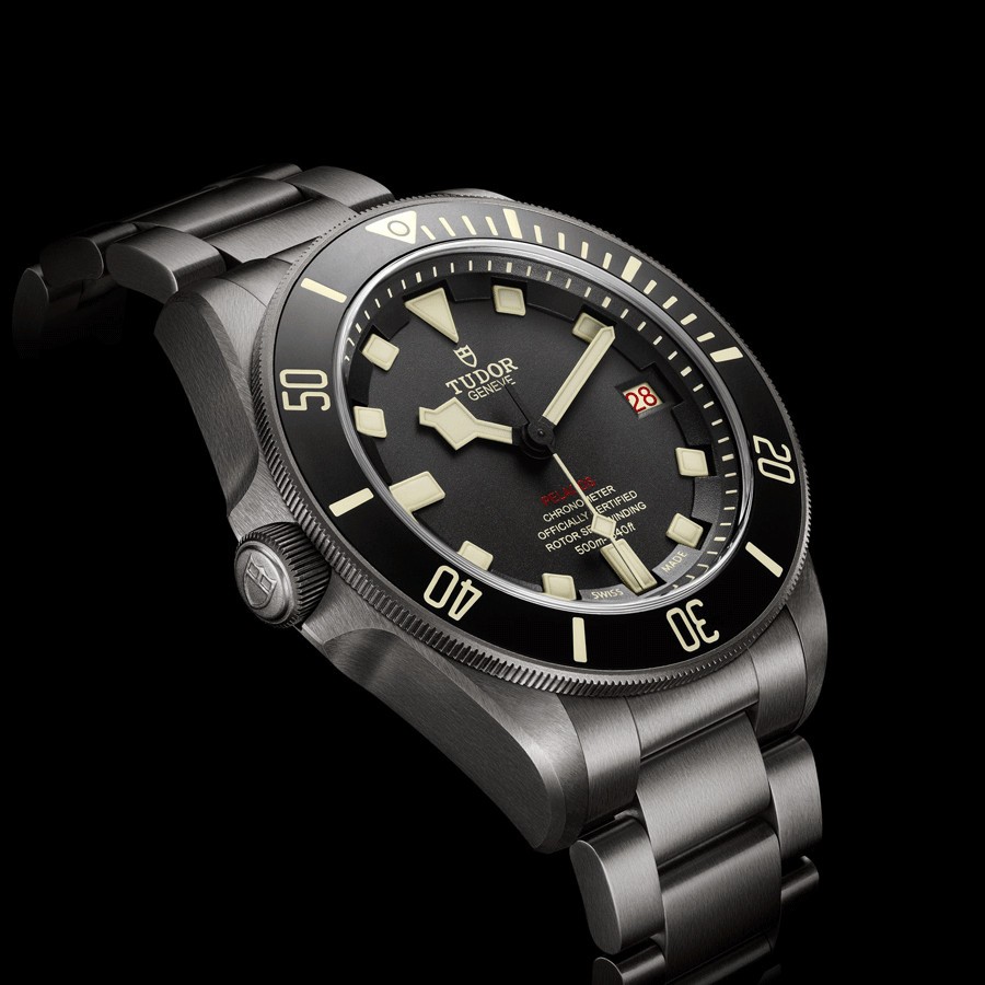Tudor Pelagos automatic watch crown 9 hours black dial titanium bracelet 42 mm M25610TNL-0001