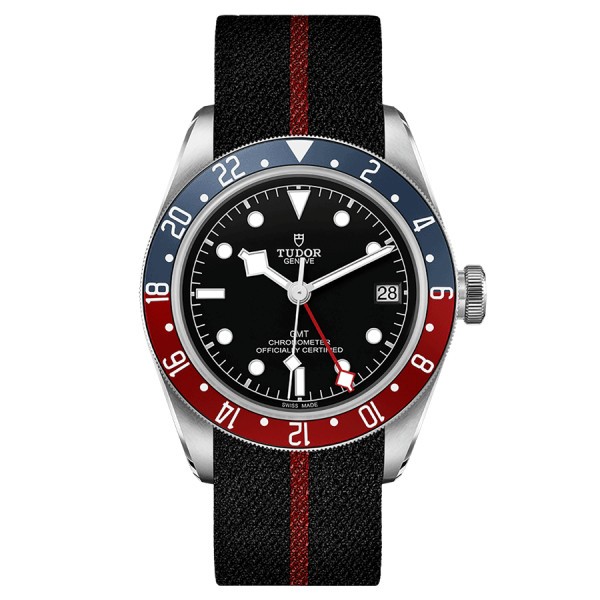 Montre Tudor Black Bay GMT automatique lunette Pepsi cadran noir bracelet tissu noir et rouge 41 mm M79830RB-0003