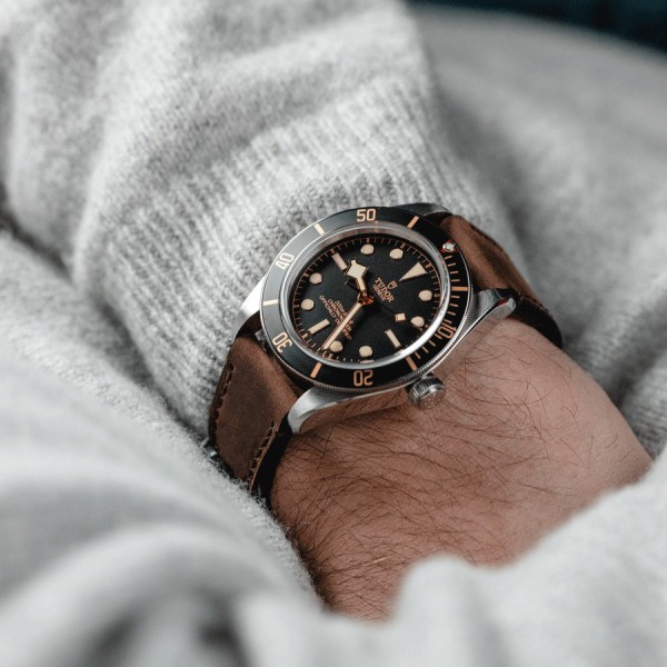 Montre Tudor Black Bay Fifty-Eight automatique cadran noir bracelet cuir brun 39 mm M79030N-0002