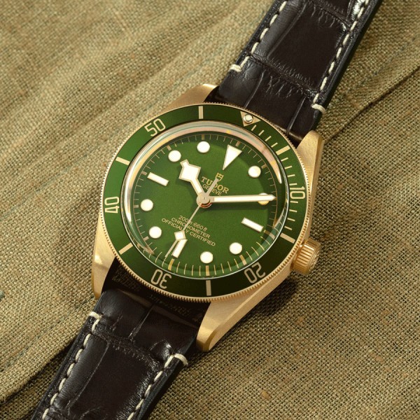 Montre Tudor Black Bay Fifty-Eight Or Jaune automatique cadran vert bracelet cuir croco marron 39 mm M79018V-0001