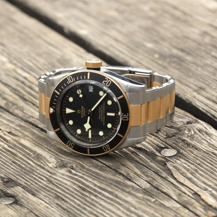 Montre Tudor Black Bay S&G automatique cadran noir bracelet acier et or jaune 41 mm M79733N-0008
