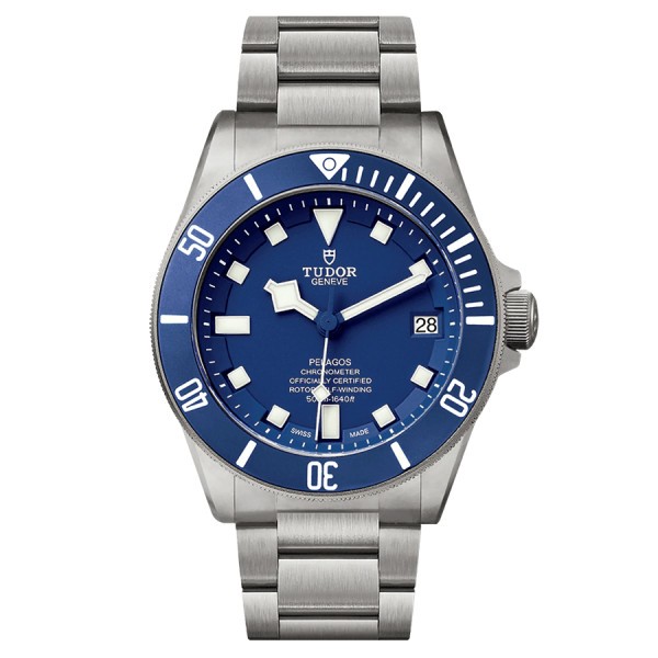Tudor Pelagos automatic watch right-hand version blue dial titanium bracelet 42 mm M25600TB-0001