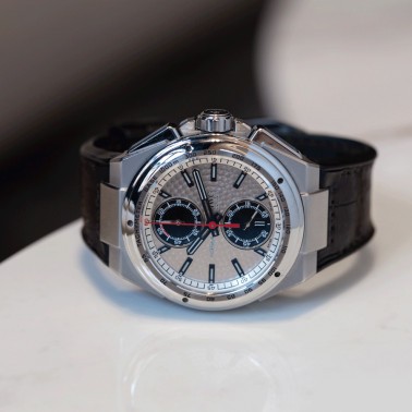 Montre IWC Ingenieur automatique cadran blanc bracelet cuir noir 45 mm