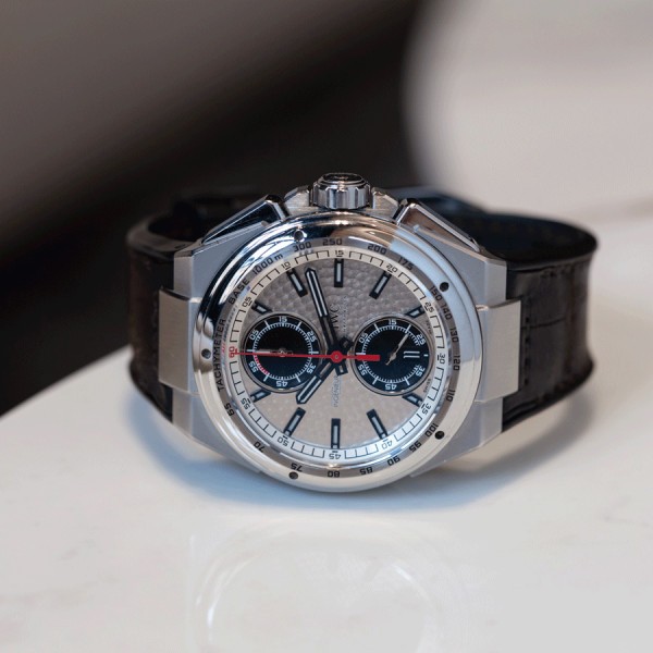 Montre IWC Ingenieur automatique cadran blanc bracelet cuir noir 45 mm