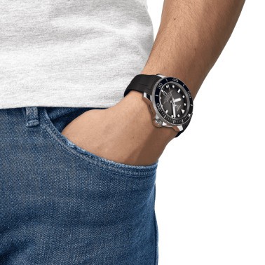 Montre Tissot Seastar 2000 Professional Powermatic 80 cadran noir bracelet caoutchouc noir 46 mm