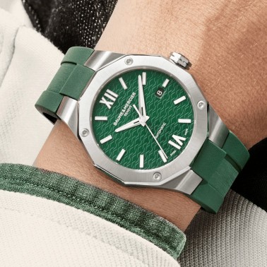 Montre Baume et Mercier Riviera automatique cadran vert bracelet caoutchouc vert 42 mm