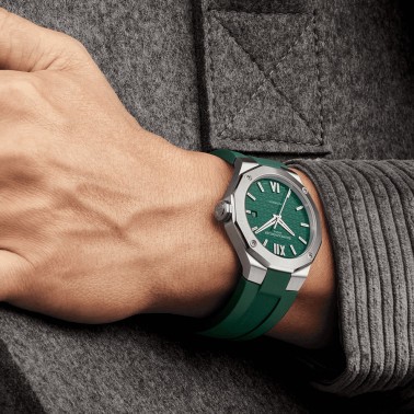 Watch Baume et Mercier Riviera automatic green dial green rubber strap 42 mm