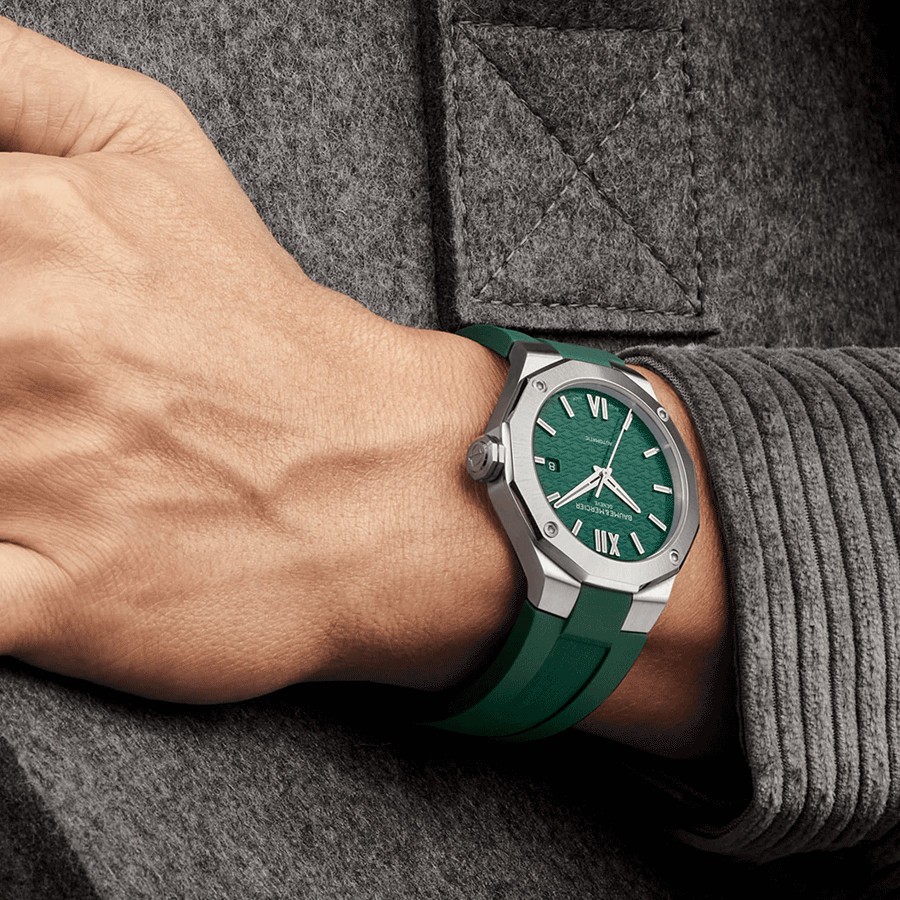 Watch Baume et Mercier Riviera automatic green dial green rubber strap 42 mm
